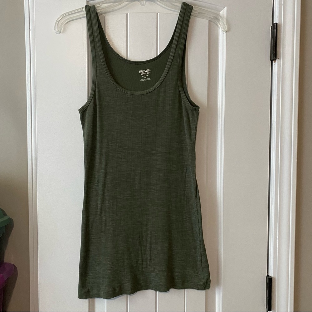 Mossimo Supply Co tank Size L